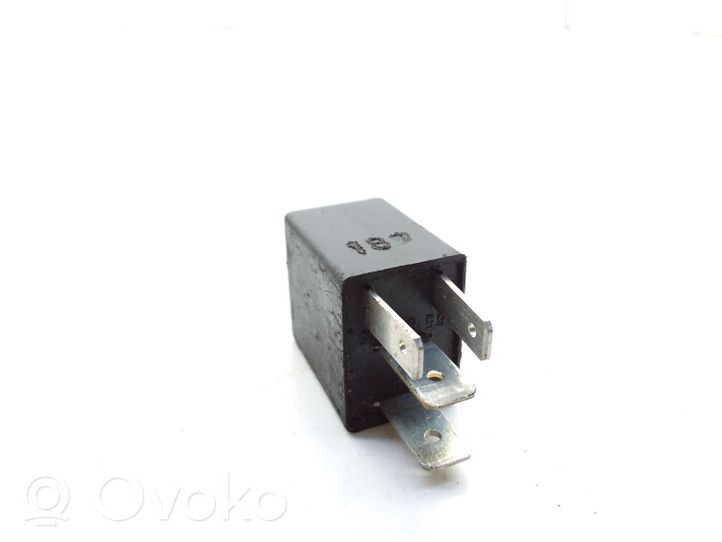 Opel Vectra B Hazard warning light relay 90229206