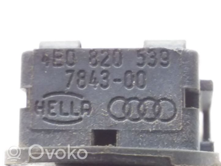 Audi A6 S6 C5 4B Öljyn lämpötila-anturi 4B0820539