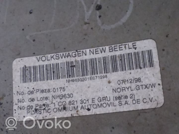 Volkswagen New Beetle Błotnik przedni 1C0821301E