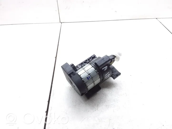 Mercedes-Benz A W176 Headlight level adjustment motor 6NM00971500