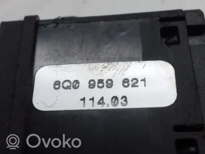 Volkswagen Polo Przycisk / Przełącznik ogrzewania szyby przedniej / czołowej 6Q0959621