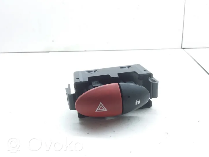 Renault Master III Hazard light switch E31606