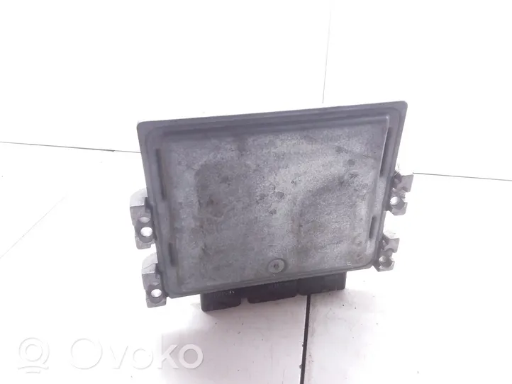 Renault Scenic II -  Grand scenic II Sterownik / Moduł ECU 8200565863