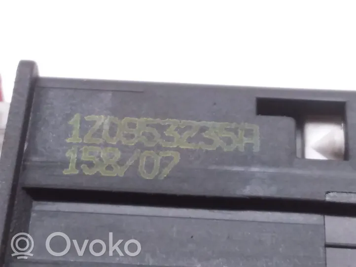 Skoda Octavia Mk2 (1Z) Interrupteur feux de détresse 1Z0953235A