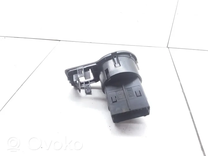 Skoda Octavia Mk1 (1U) Interrupteur d’éclairage 3B0941531C