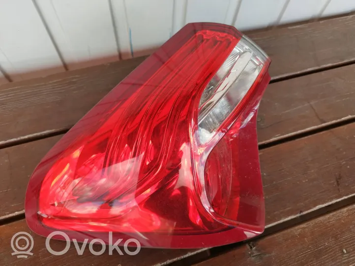 Citroen DS5 Lampy tylnej klapy bagażnika 9803167880