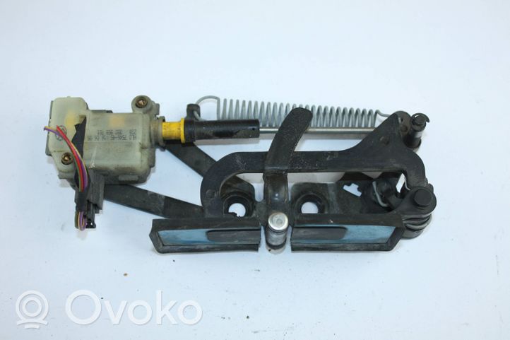 Volkswagen Phaeton Loading door lock loop/hook striker 305827511B