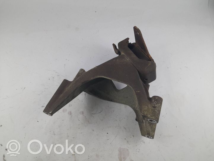 Volkswagen Amarok Engine mounting bracket 03l199308