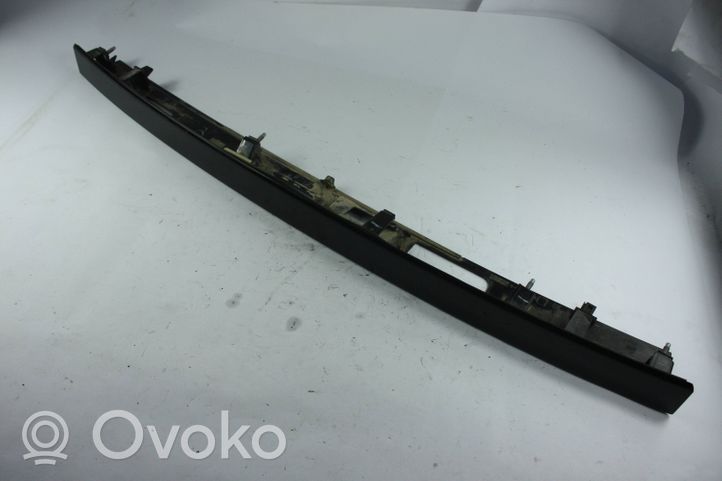 Land Rover Discovery 5 Listwa oświetlenie tylnej tablicy rejestracyjnej HY3240406B