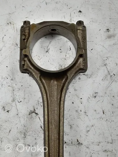 Volkswagen PASSAT B7 Piston with connecting rod 110105