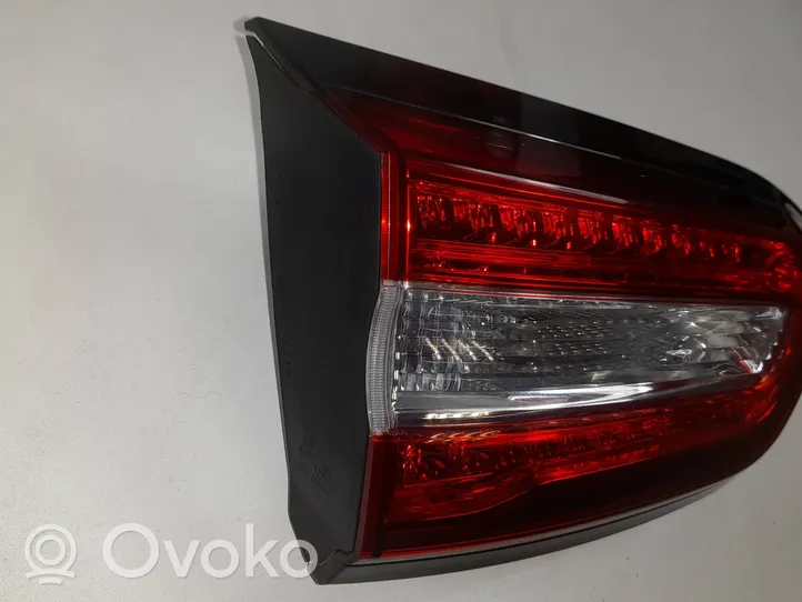 Jeep Cherokee Lampy tylnej klapy bagażnika 68102921AC