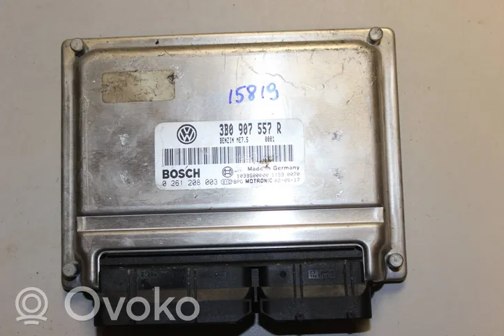 Volkswagen PASSAT B5.5 Variklio valdymo blokas 3B0907557R