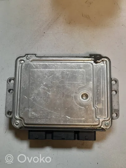 Mazda 3 I Calculateur moteur ECU 4M6112A650BC