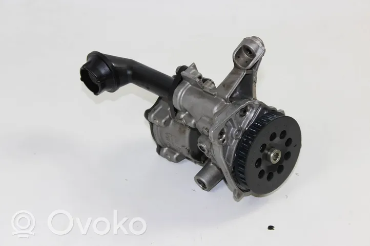 Volkswagen Golf VII Oil pump 04L145208AB