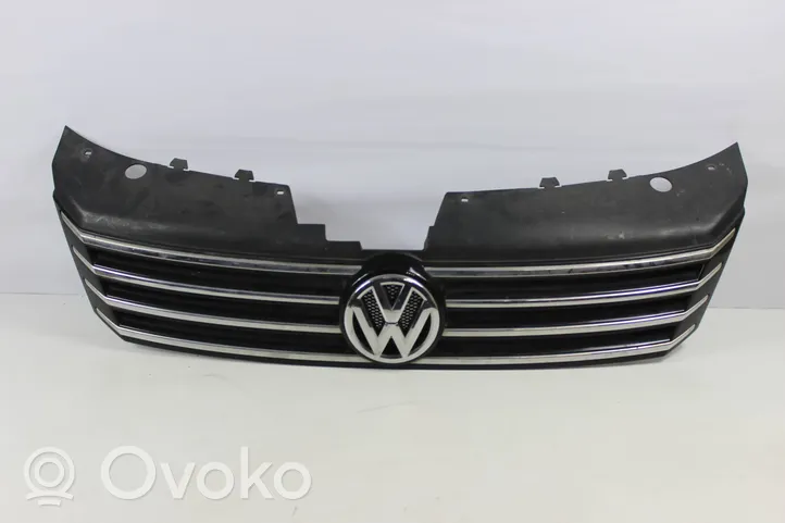 Volkswagen PASSAT B7 Grille calandre supérieure de pare-chocs avant 3AA853651