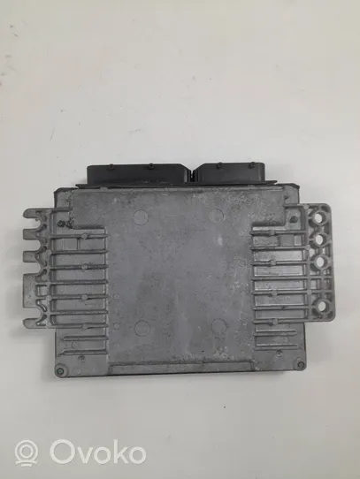 Nissan Primera Calculateur moteur ECU mec32-020