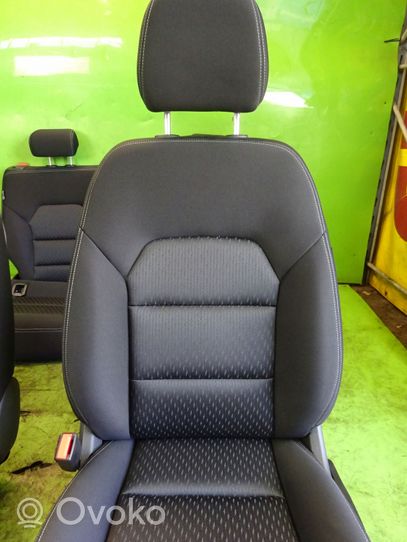 Infiniti QX30 Seat set 