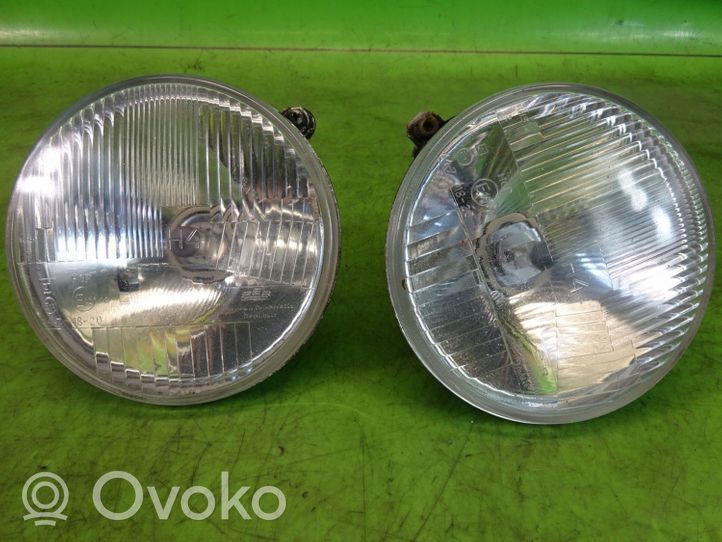 Volkswagen Polo II 86C 2F Lot de 2 lampes frontales / phare 