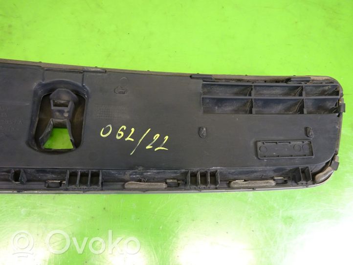 Audi A4 S4 B5 8D Maskownica / Grill / Atrapa górna chłodnicy 8D0853651A