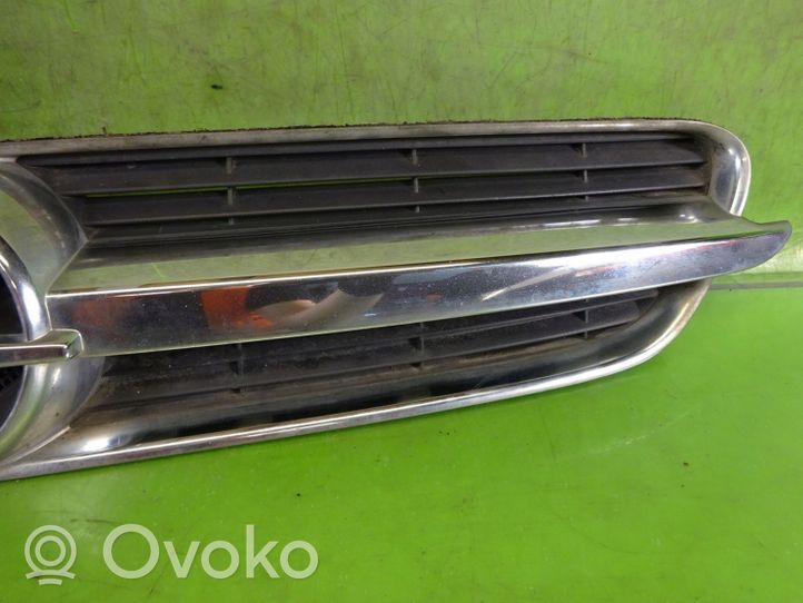 Opel Vectra C Front bumper upper radiator grill 464192822