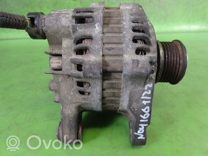 Renault Clio III Generatore/alternatore 8200468131