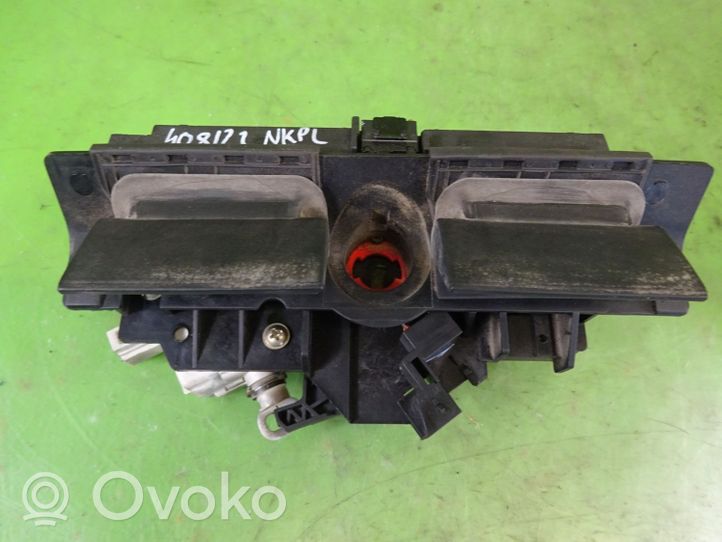 Audi A6 S6 C5 4B Moldura del asa de la puerta traser 8D9827565