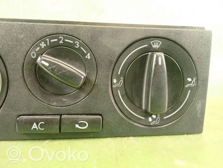Volkswagen Lupo Klimato kontrolės/ pečiuko kontrolės apdaila 1J0820045F