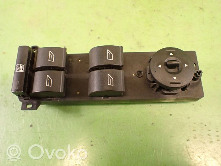 Ford C-MAX I Przełącznik / Przycisk otwierania szyb 3M5T-14A132-AE