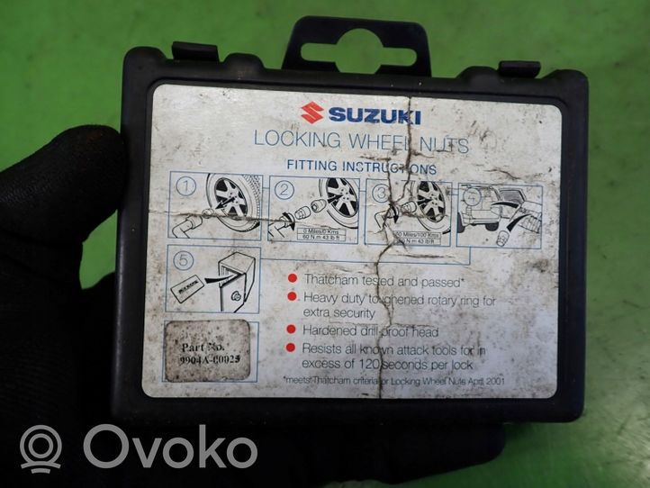 Suzuki Swift Mutterit/pultit 9904A-C0025