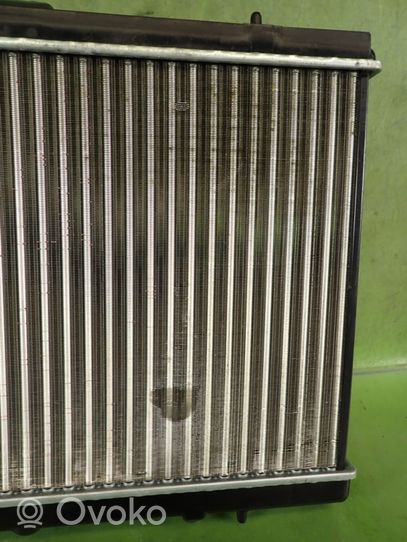 Peugeot 607 Radiateur de refroidissement 