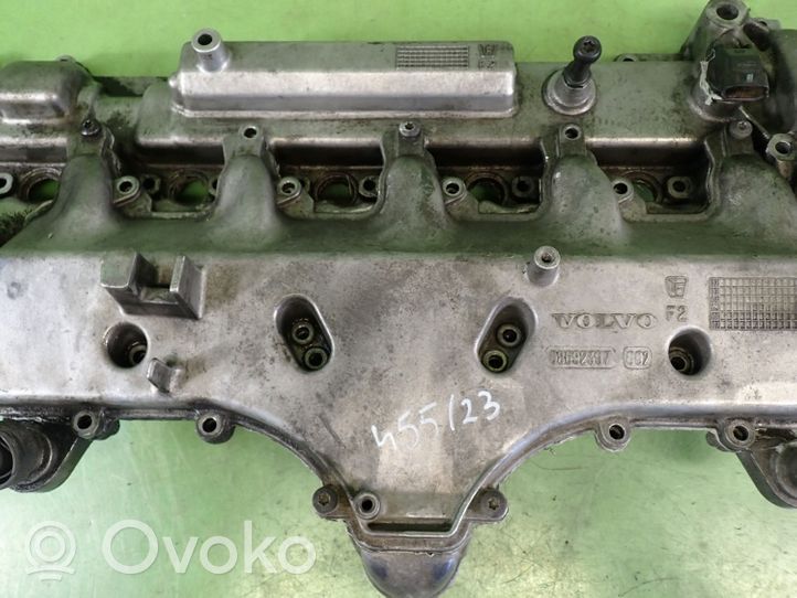 Volvo V70 Rocker cam cover 08692397