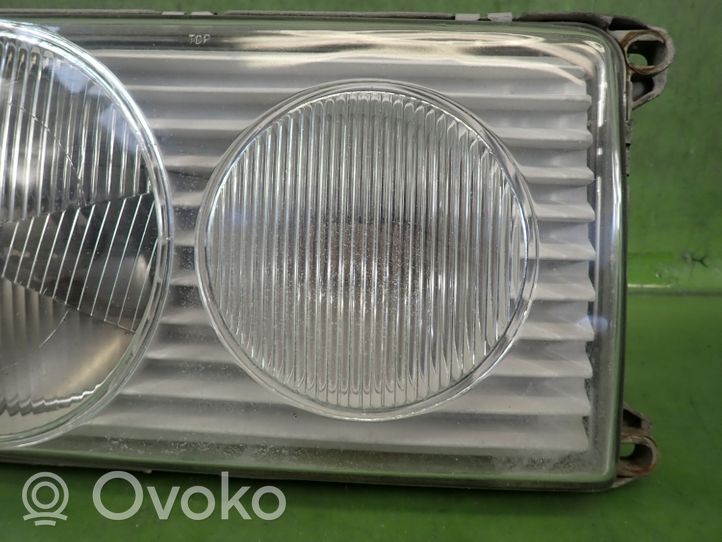 Mercedes-Benz W123 Lampa przednia 117779RE