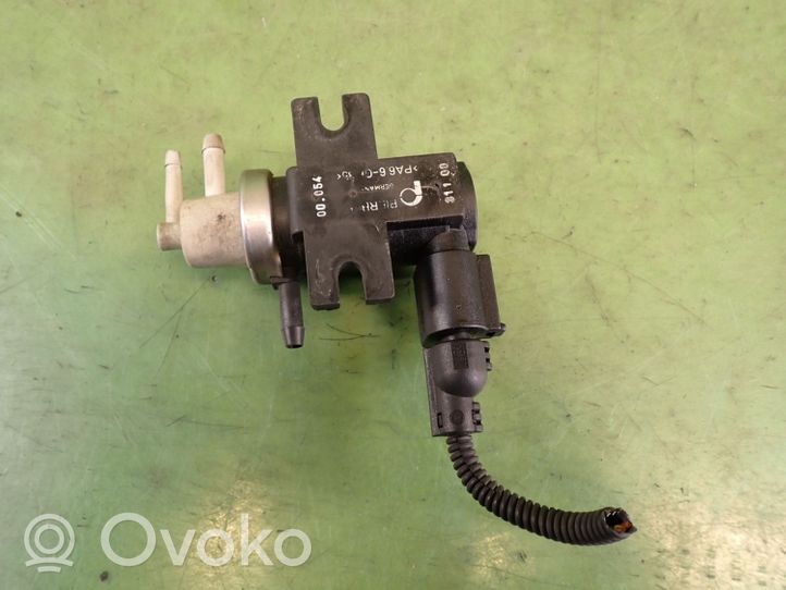 Volkswagen Golf IV Breather valve 1J0906627