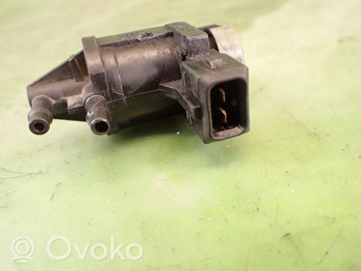 Volkswagen PASSAT B5 Breather valve 1J0906283A