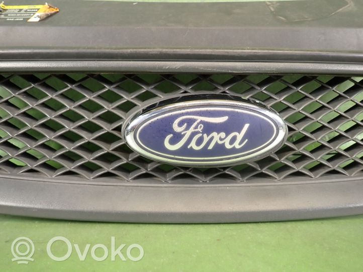 Ford Focus Maskownica / Grill / Atrapa górna chłodnicy 4M51-8200BK