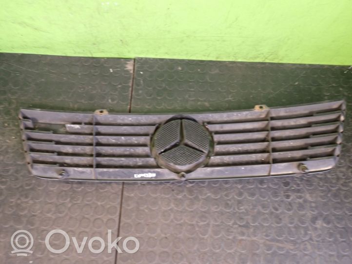 Mercedes-Benz Sprinter W901 W902 W903 W904 Maskownica / Grill / Atrapa górna chłodnicy 