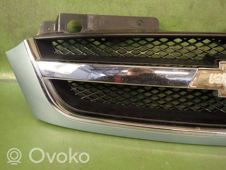 Chevrolet Rezzo Maskownica / Grill / Atrapa górna chłodnicy 96399717