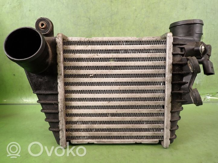 Volkswagen Golf IV Chłodnica powietrza doładowującego / Intercooler DAW001TT