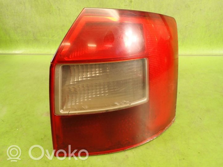 Audi A4 S4 B6 8E 8H Lampa tylna 8E9945096