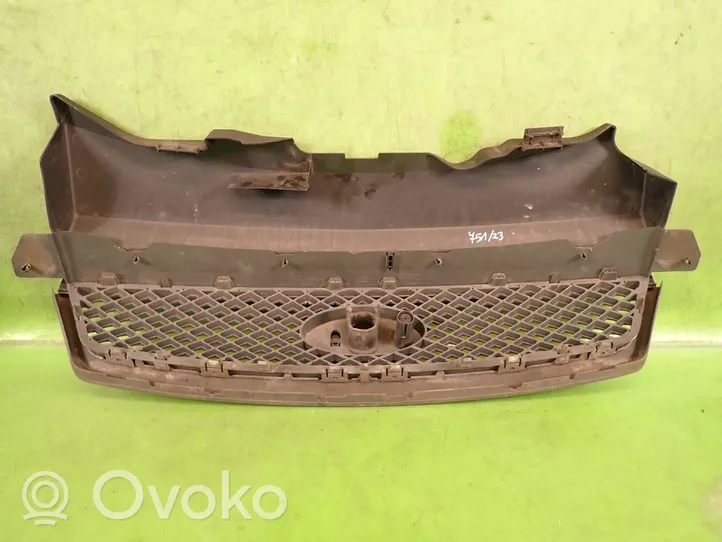 Ford Focus Grotelės viršutinės 4M51-8200AJ