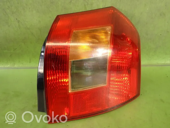 Toyota Corolla E120 E130 Lampa tylna 02510459