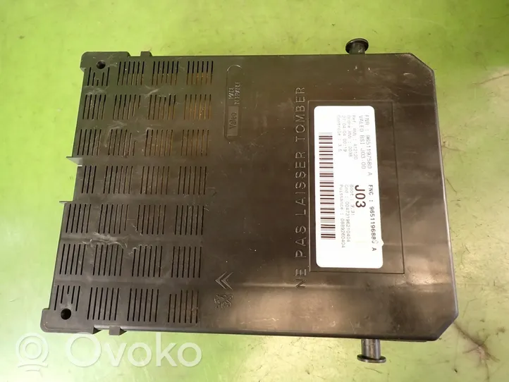 Peugeot 307 Module de fusibles 9651197580A