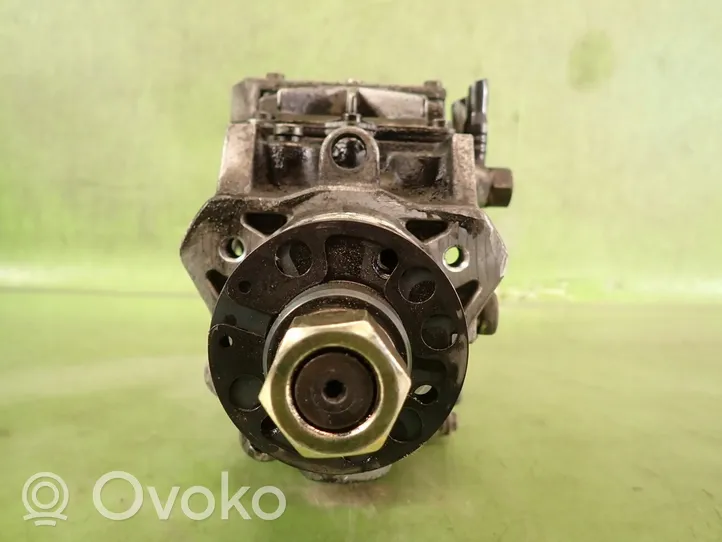 Opel Omega B2 Fuel injection high pressure pump 