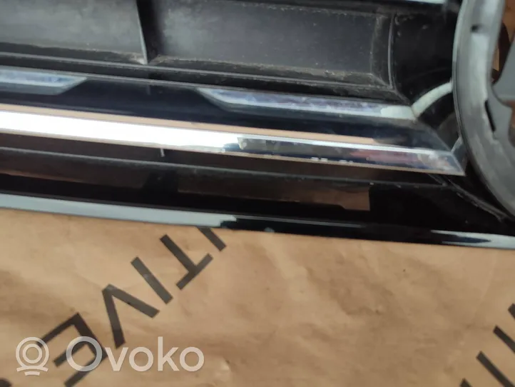 Volkswagen Tiguan Maskownica / Grill / Atrapa górna chłodnicy 5NA853653A