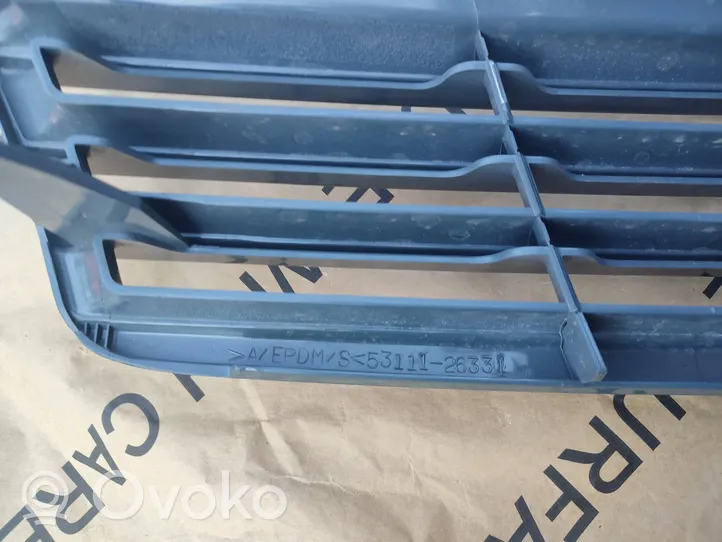 Toyota Hiace (H100) Maskownica / Grill / Atrapa górna chłodnicy 5311126321