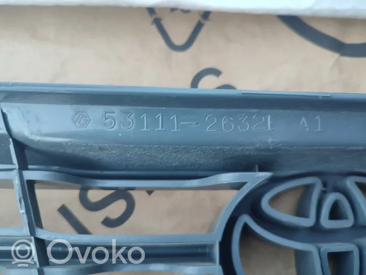 Toyota Hiace (H100) Grille calandre supérieure de pare-chocs avant 5311126321