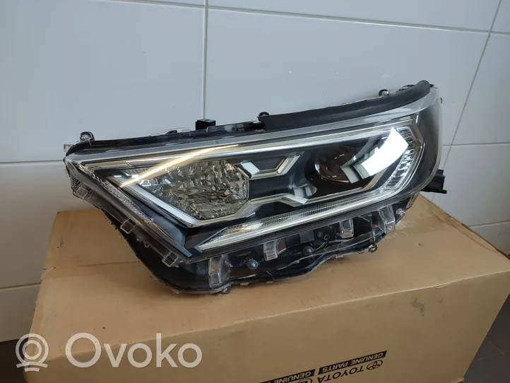 Toyota RAV 4 (XA50) Phare frontale W4043