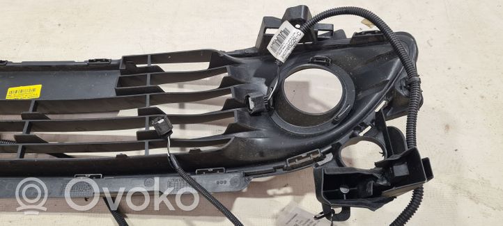 Renault Clio IV Kratka dolna zderzaka przedniego 622542958R