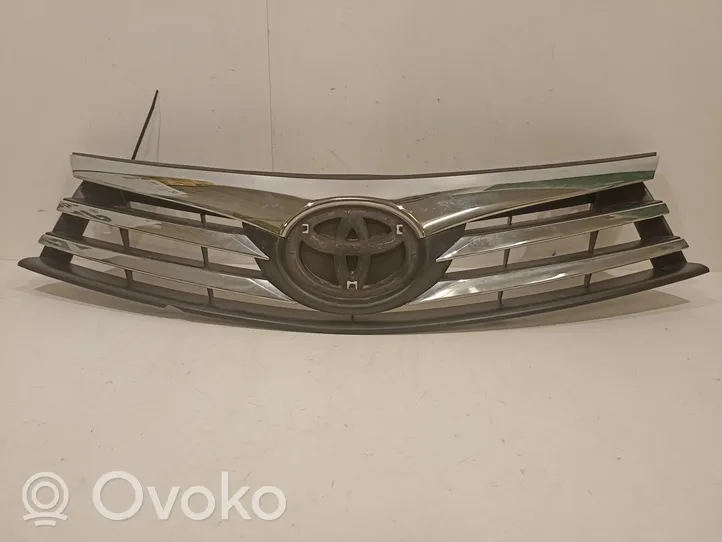 Toyota Corolla E160 E170 Etupuskurin ylempi jäähdytinsäleikkö 5311102790