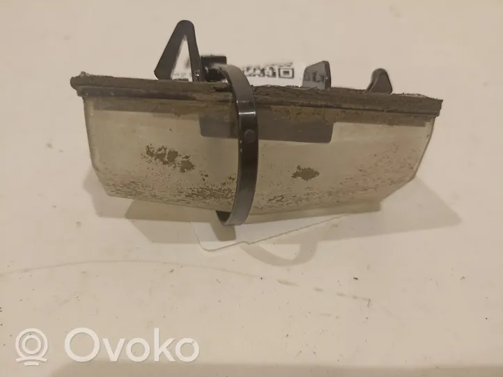Toyota RAV 4 (XA40) Éclairage de plaque d'immatriculation A045053